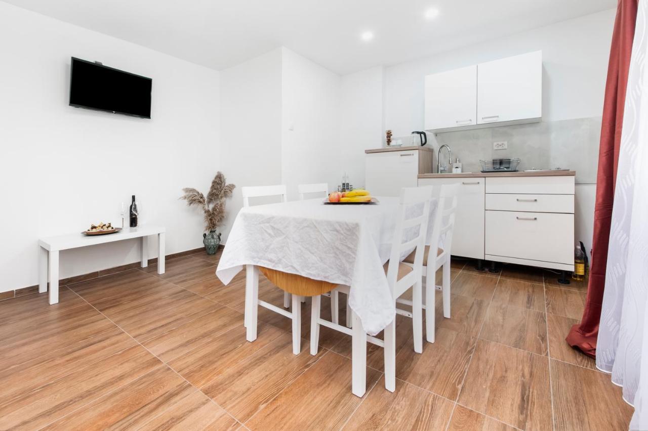 Apartment Sissy Ровинь Экстерьер фото